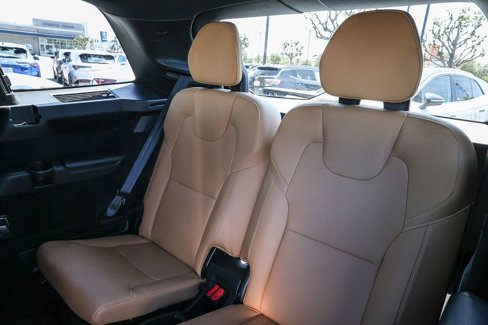 Used 2017 Volvo XC90 T6 Momentum w/ Vision Package image 32