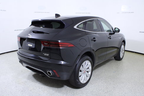 Used 2018 Jaguar E-PACE SE image 7
