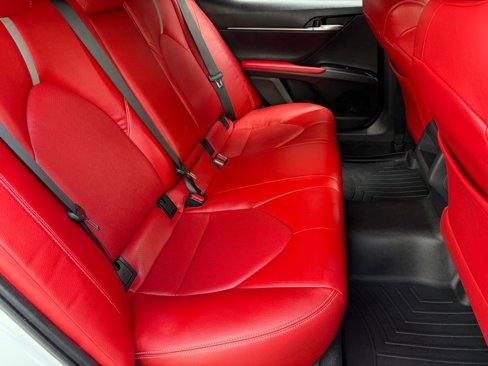 Certified 2020 Toyota Camry SE image 21