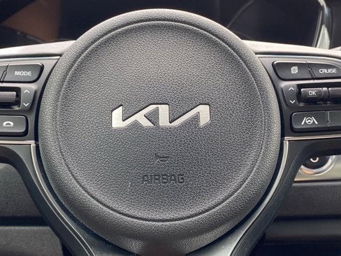 Used 2022 Kia Niro EX Premium w/ Cold Weather Package image 22