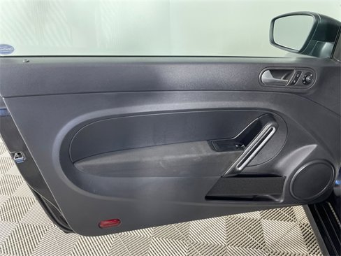 Used 2018 Volkswagen Beetle 2.0T S image 16