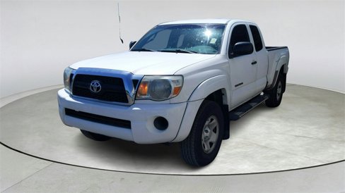 Used 2011 Toyota Tacoma PreRunner image 3