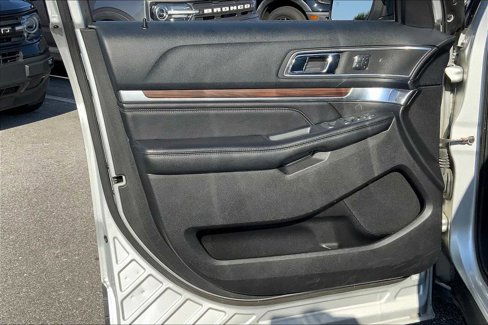Used 2016 Ford Explorer Limited image 21