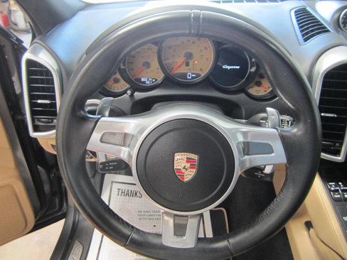 Used 2014 Porsche Cayenne Platinum Edition image 33