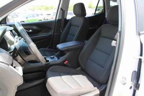 Used 2023 GMC Terrain SLE w/ Driver Convenience Package image 7