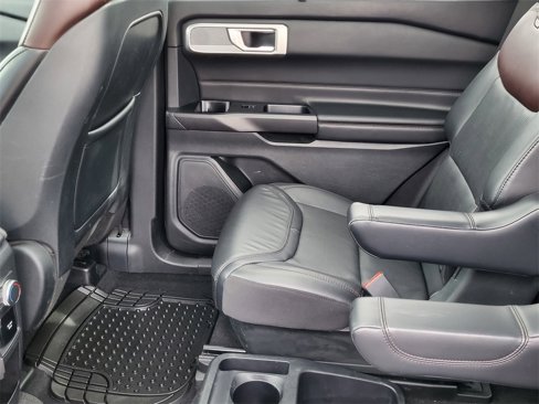 Used 2020 Ford Explorer Platinum image 12