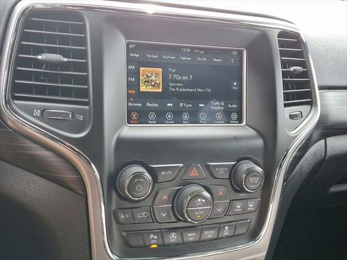 Certified 2020 Jeep Grand Cherokee Laredo image 24