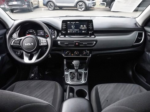 Used 2022 Kia Seltos LX image 35