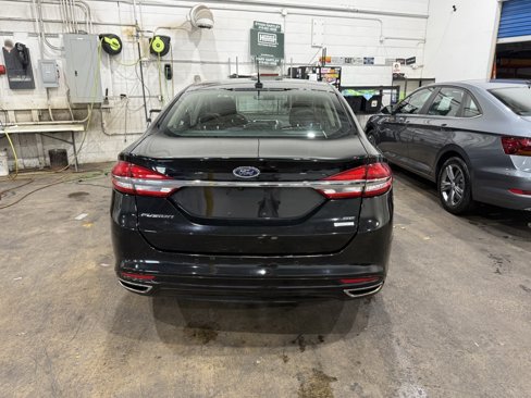 Used 2017 Ford Fusion SE w/ Fusion SE Technology Package image 6