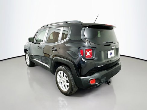 Used 2016 Jeep Renegade Latitude image 7