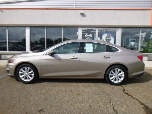 Used 2023 Chevrolet Malibu LT image 2