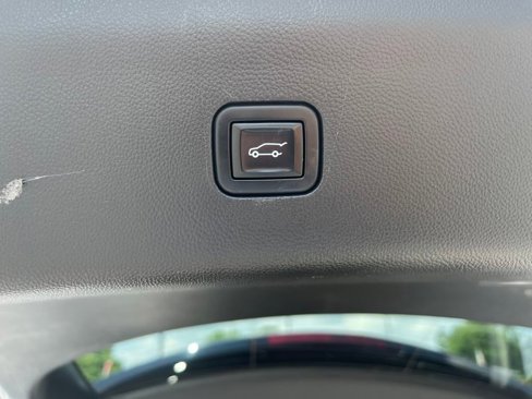 Used 2021 Buick Enclave Essence w/ Sound and Sites Package image 24