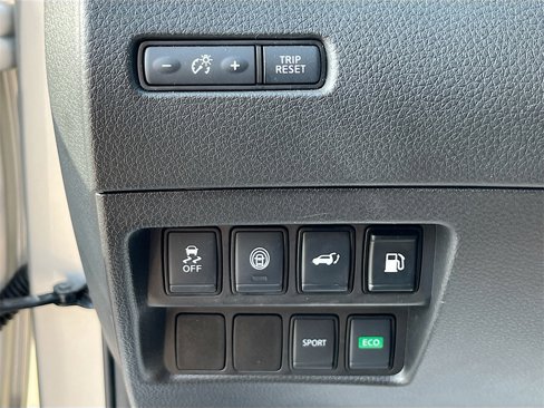 Certified 2020 Nissan Rogue SV image 8