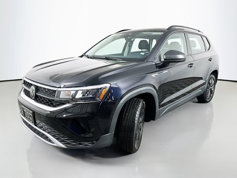 Used 2024 Volkswagen Taos S image 3