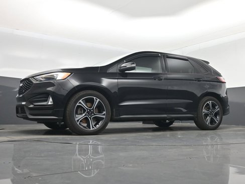 Used 2019 Ford Edge ST w/ Cold Weather Package image 30