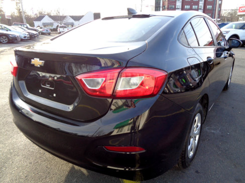 Used 2018 Chevrolet Cruze LS image 18