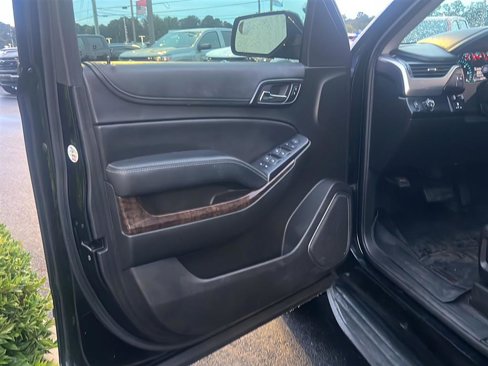 Used 2018 Chevrolet Tahoe LS w/ All-Season Package image 6