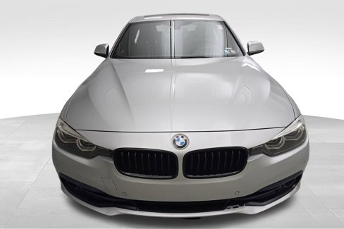 Used 2018 BMW 330i xDrive Sedan w/ Convenience Package image 3