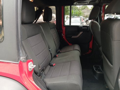 Used 2012 Jeep Wrangler Unlimited Sport image 12