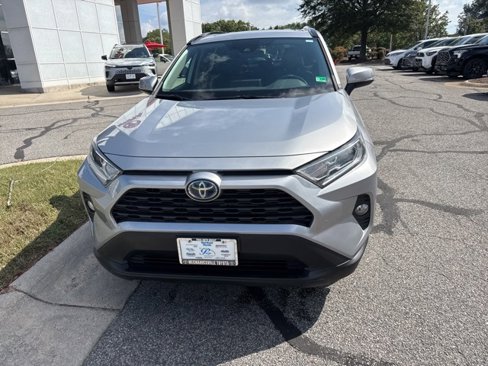 Used 2021 Toyota RAV4 XLE w/ Convenience Package image 4