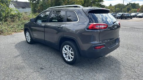 Used 2018 Jeep Cherokee Latitude Plus w/ Cold Weather Group image 7