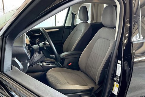 Used 2022 Ford Escape SE w/ Cold Weather Package image 25