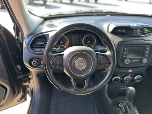 Used 2017 Jeep Renegade Altitude image 27