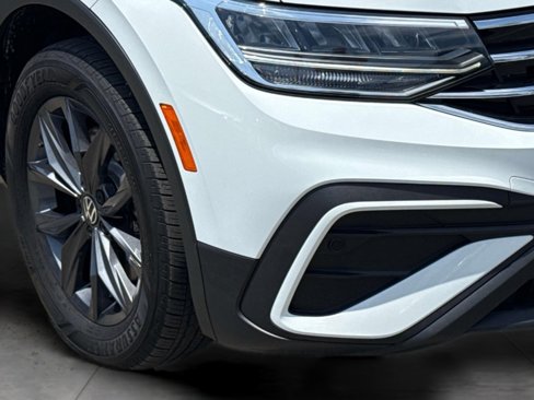 Used 2022 Volkswagen Tiguan SE image 32