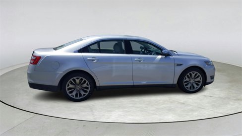 Used 2018 Ford Taurus Limited image 7