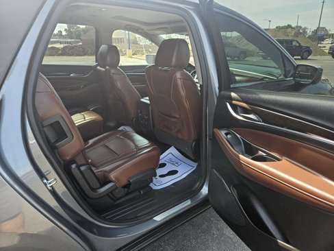 Used 2018 Buick Enclave Avenir w/ LPO, Cargo Package image 12