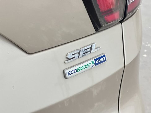 Used 2018 Ford Escape SEL image 17
