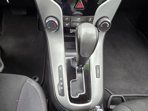 Used 2014 Chevrolet Cruze LT image 16