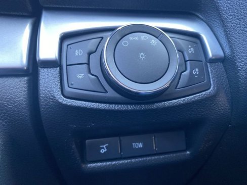 Used 2018 Ford Explorer Limited w/ Ford Safe & Smart Package image 18