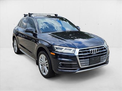 Used 2019 Audi Q5 Prestige w/ Prestige Package image 3