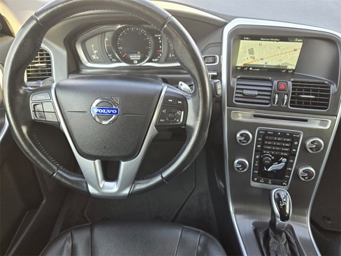 Used 2015 Volvo XC60 T6 image 29