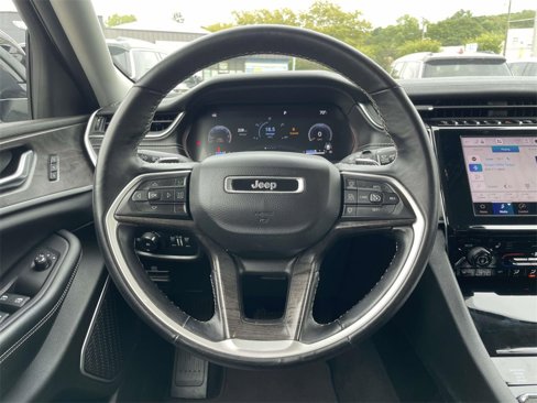 Used 2022 Jeep Grand Cherokee Limited image 19