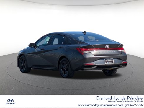 Used 2021 Hyundai Elantra SEL image 5
