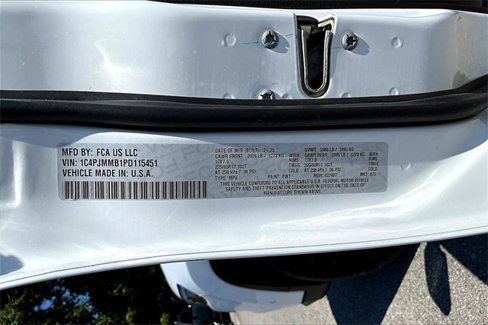 Used 2023 Jeep Cherokee Altitude Lux image 19