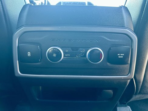 Used 2021 Ford Expedition XLT image 31