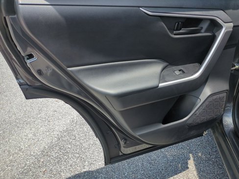 Used 2021 Toyota RAV4 LE image 26