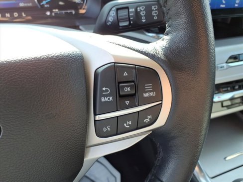 Used 2022 Ford Explorer XLT w/ Equipment Group 202A image 17