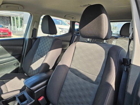 Used 2018 Nissan Rogue Sport SV w/ SV All-Weather Package image 17
