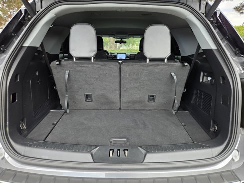 Used 2022 Ford Explorer XLT w/ Equipment Group 202A image 29