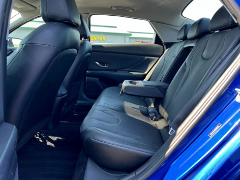 Used 2021 Hyundai Elantra Limited image 42