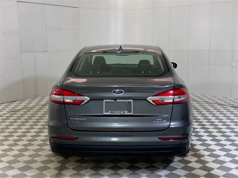 Used 2019 Ford Fusion SE image 18
