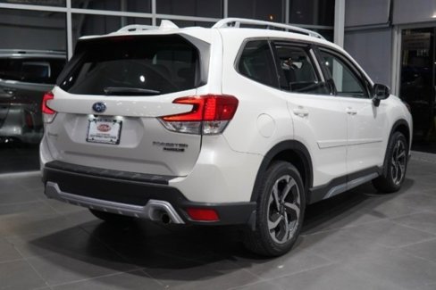 Used 2022 Subaru Forester Touring image 6