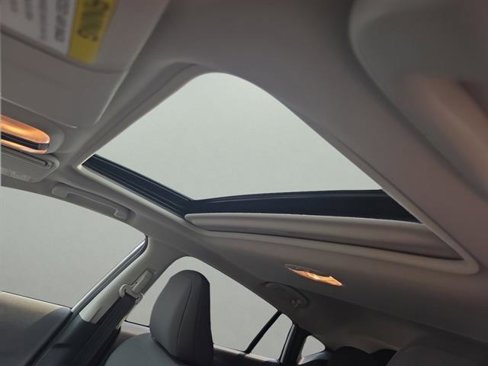 Used 2025 Subaru Crosstrek 2.5i Premium image 8