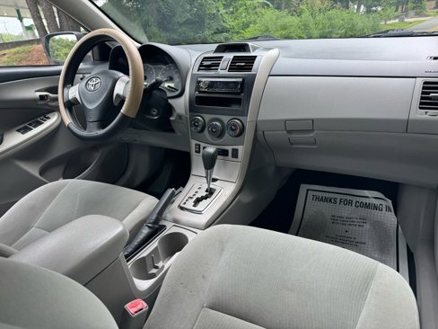 Used 2013 Toyota Corolla LE image 23