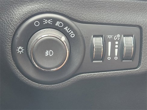 Used 2021 Jeep Compass Trailhawk image 24