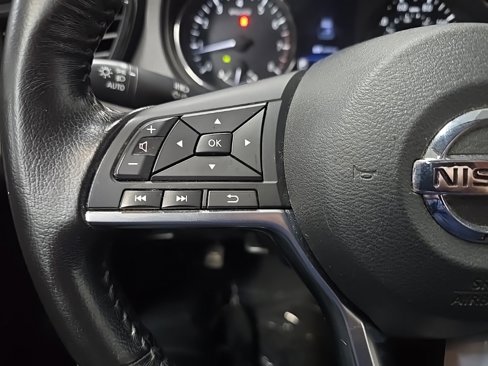Used 2019 Nissan Rogue SV image 19